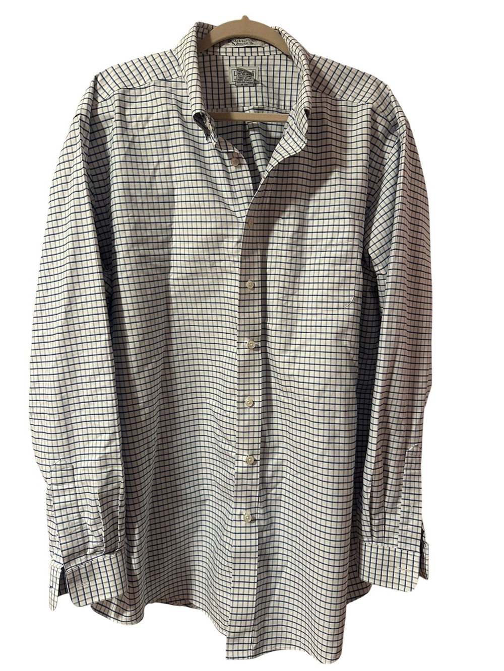 L.L. Bean long sleeve traditional fit wrinkle resistant button shirt men’s 18-37